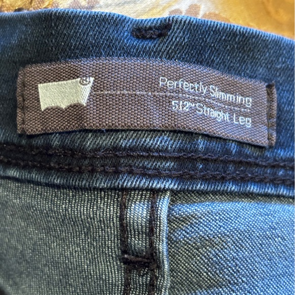 Levi's 512 Straight Perfectly Slimming Women Jeans Dark Indigo W29 L32 Size 8 - Picture 4 of 9